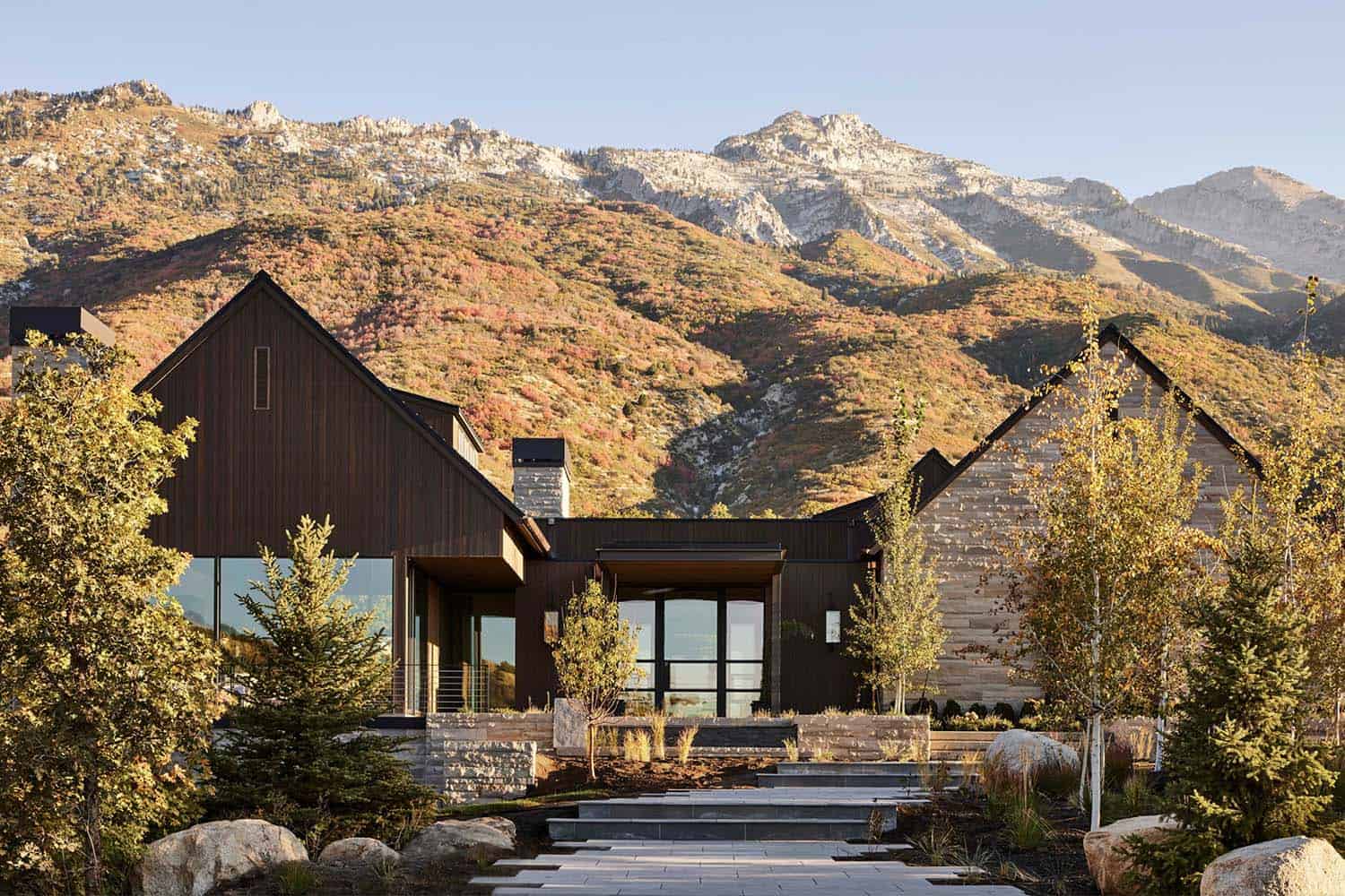 Utah home with mountain backdrop